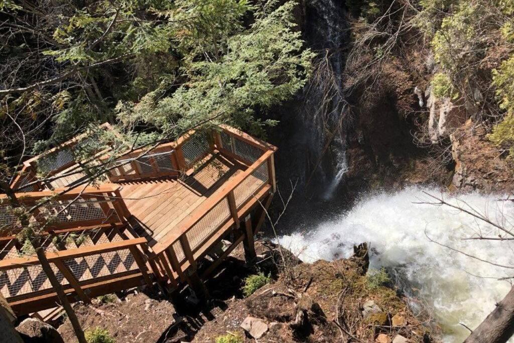 L'Auberge Sainte-Anne - Ski, Spa Et Basilique Villa Luaran gambar