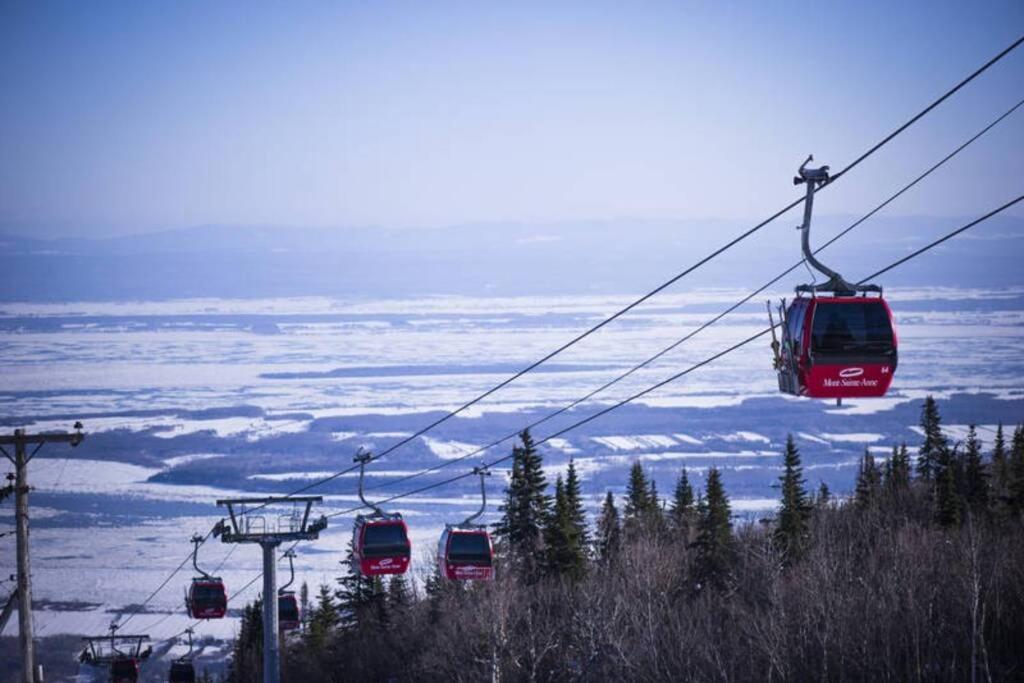 L'Auberge Sainte-Anne - Ski, Spa Et Basilique Villa Luaran gambar